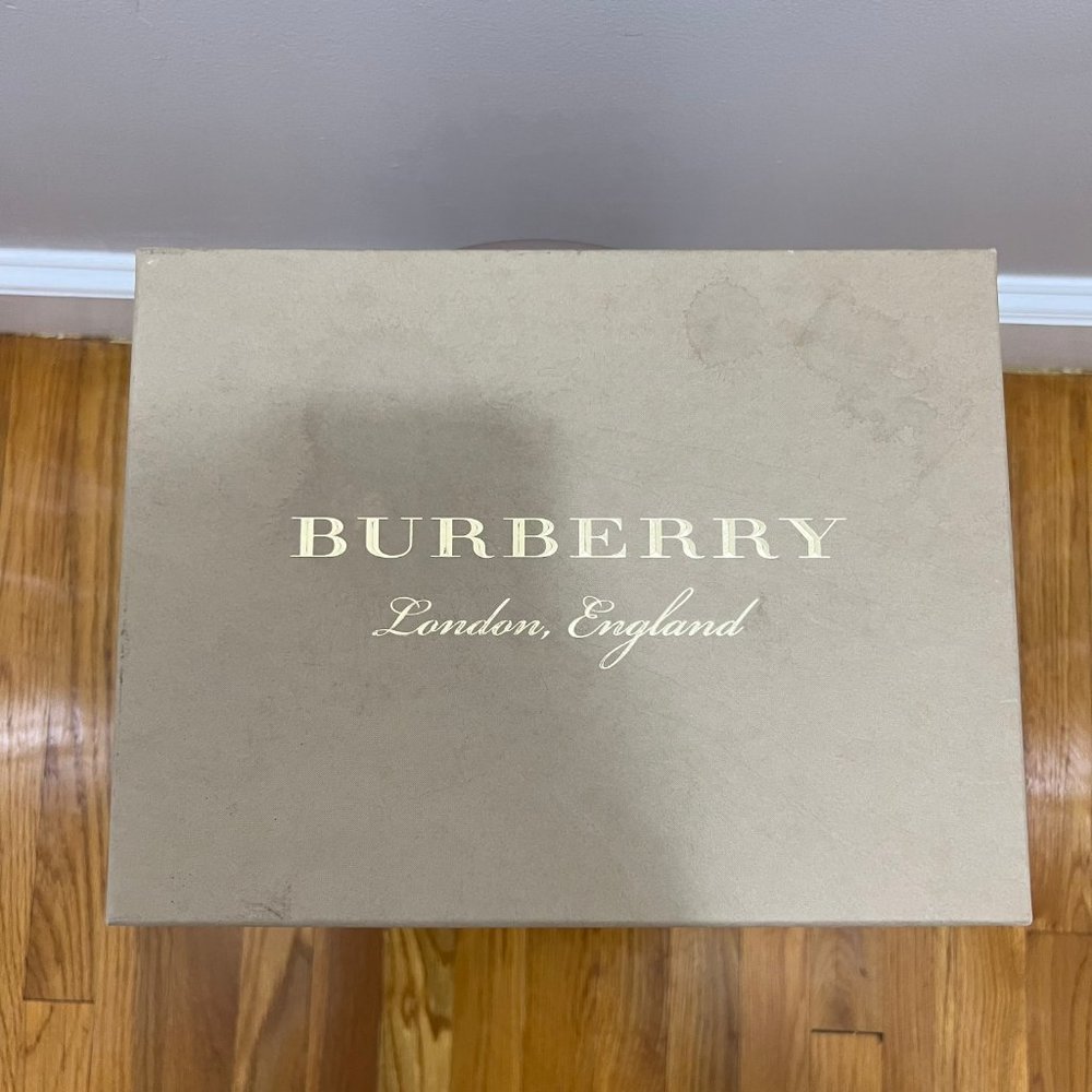 Burberry Black Patent Leather Chillcot Chain Loafer Size 35.5 - Picture 8 of 9